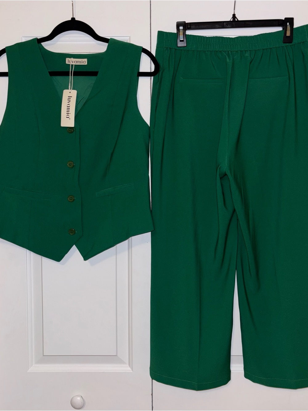 Moda Women's Green Vest and Wide-Leg Capris Set